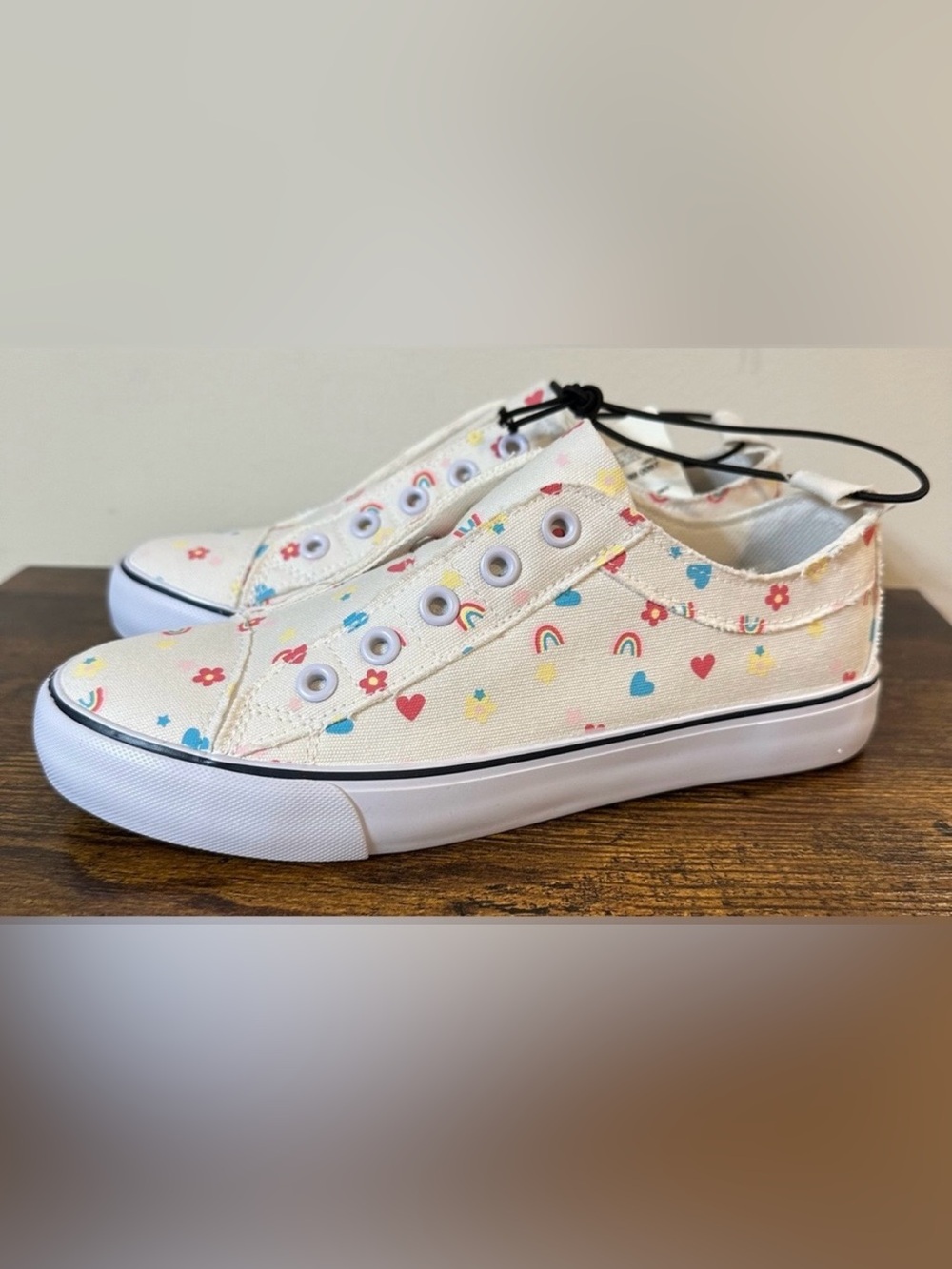 Thereabouts Girls White Bailey Slip On Sneakers NWT Size 3
